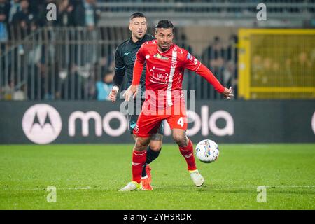 Monza, Italie. November 2024. Armando Izzo (AC Monza) während des italienischen Meisterschaftsspiels Serie A zwischen AC Monza und SS Lazio am 10. November 2024 im U-Power Stadium in Monza, Italien - Foto Morgese-Rossini/DPPI Credit: DPPI Media/Alamy Live News Stockfoto