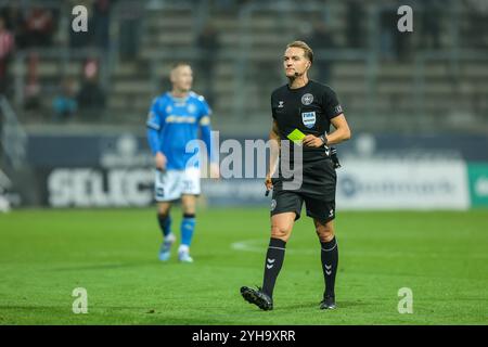 Lyngby, Dänemark. November 2024. Schiedsrichter Mikkel Redder wurde während des dänischen 3F Superliga-Spiels zwischen Lyngby BK und Aalborg BK im Lyngby Stadion in Lyngby gesehen. Quelle: Gonzales Photo/Alamy Live News Stockfoto