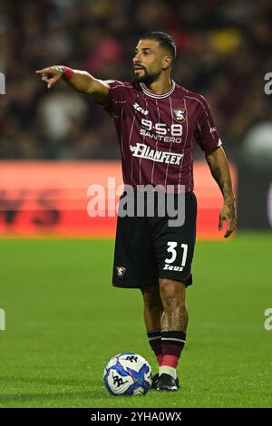 Salerno, Italien. November 2024. Daniele Verde von der US Salernitana Gesten beim Spiel der Serie B zwischen US Salernitana und SSC Bari im Stadio Arechi, Salerno, Italien am 10. November 2024. Quelle: Nicola Ianuale/Alamy Live News Stockfoto