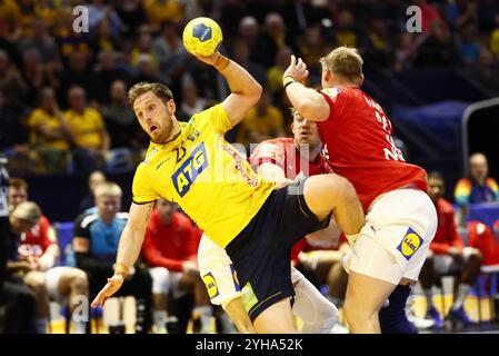 LINKÖPING, SCHWEDEN 20241110Schwedens Albin Lagergren während des Handballspiels im EHF Euro Cup zwischen Schweden und Dänemark in der Saab Arena in Linkoping, Schweden, 10. November 2024. Foto: Stefan Jerrevång/TT/Code 60160 Credit: TT News Agency/Alamy Live News Stockfoto