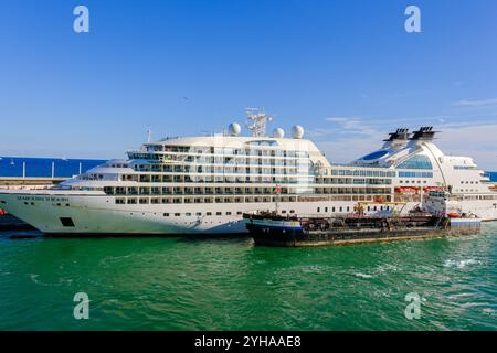 Der Seabourn Aufenthalt in Barcelona Stockfoto