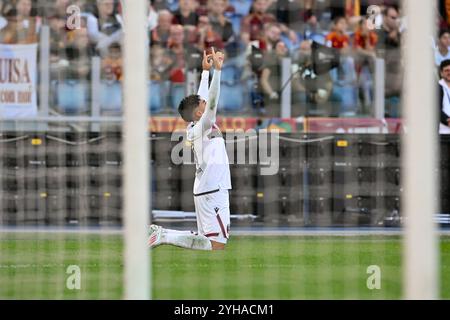 Rom, Italien. 10. November 2024, Olimpico-Stadion, Rom, Italien; Serie A EniLive Football; Roma gegen Bologna; Santiago Castro von Bologna FC jubelt, nachdem er in der 25. Minute das Tor 0-1 erzielt hat. Credit: Roberto Ramaccia/Alamy Live News Stockfoto