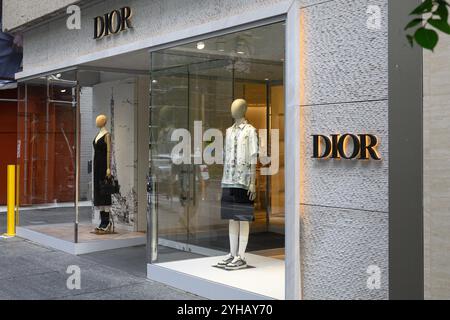 Toronto, ON, Kanada – 30. Juli 2024: Blick auf das Dior Store-Schild in Toronto Stockfoto