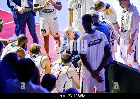 Monaco, Monaco. November 2024. Laurent Legname, Trainer von JDA Dijon, wurde während der Basketballmeisterschaft zwischen AS Monaco und JDA Dijon Basket in der Gaston Medecin Hall gesehen. Ergebnis: AS Monaco 76 - 74 JDA Dijon Basket Credit: SOPA Images Limited/Alamy Live News Stockfoto