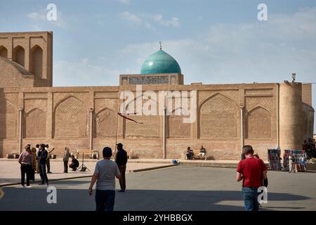 BUCHARA, USBEKISTAN;19. SEPTEMBER 2024: Die POI Kalon Moschee und Minaret im Herzen von Buchara, Usbekistan Stockfoto