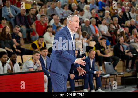 Monaco, Monaco. November 2024. JDA Dijon Trainer Laurent Legname reagiert während der Basketball-Meisterschaft zwischen AS Monaco und JDA Dijon Basket in der Gaston Medecin Hall in Monaco am 10. November 2024. Foto: Laurent Coust/ABACAPRESS. COM Credit: Abaca Press/Alamy Live News Stockfoto