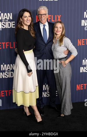 Los Angeles, USA. November 2024. D’Arcy Carden, Ted Danson und Kristen Bell nehmen am 10. November 2024 am Tudum Theater in Los Angeles, KALIFORNIEN Teil. (Foto: Corine Solberg/SIPA USA) Credit: SIPA USA/Alamy Live News Stockfoto