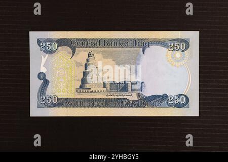 Irak 250-Dinnar-Banknote mit Spiralminarett der Großen Moschee von Samarra Stockfoto