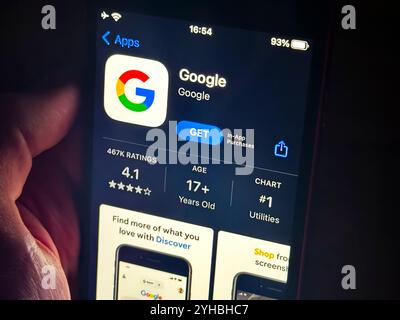 11. November 2024, Vereinigte Staaten von Amerika: Google App. Google LLC ist ein US-amerikanisches multinationales Technologieunternehmen, das sich auf internetbezogene Dienstleistungen und Produkte spezialisiert hat. Das Unternehmen ist in der Technologiebranche tätig und hat seinen Hauptsitz in Mountain View, Kalifornien. Sundar Pichai ist der CEO. Die Muttergesellschaft von Google, Alphabet Inc., hat einen Aktienticker von GOOGL. Zu den wichtigsten Produkten gehören die Google-Suchmaschine, YouTube, Google Cloud und Android. Google ist bekannt für seine Dominanz in der Online-Suche und -Werbung. Stockfoto