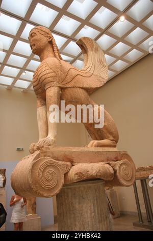 Sphinx der Naxos oder Sphinx der Naxianer. 6. Jahrhundert v. Chr. Archäologisches Museum von Delphi. Griechenland. Stockfoto