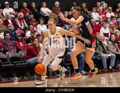 10. November 2024 Palo Alto CA, USA Stanford Guard Elena Bosgana (20) geht zum Basketballspiel der NCAA/ACC Women's Basketball zwischen Gonzaga Bulldogs und dem Stanford Cardinal. Stanford schlug Gonzaga 89-58 im Maples Pavilion Stanford, CA. Thurman James /CSM Stockfoto