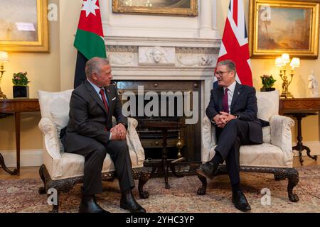 London, Großbritannien. November 2024. Der britische Premierminister Keir Starmer empfängt am 6. November 2024 König Abdullah II. Von Jordanien in der Downing Street 10 in London. Foto: Balkis Press/ABACAPRESS. COM Credit: Abaca Press/Alamy Live News Stockfoto