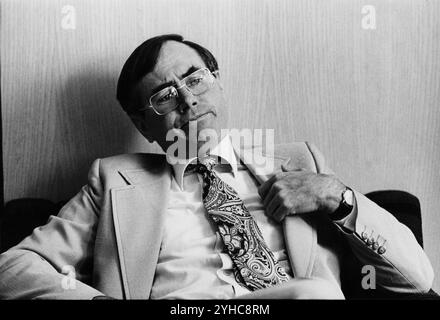 Der ehrenwerte John Howard Parlamentsabgeordnete während eines Interviews in seinem Büro in Sydney um 1980. Howard wurde Australiens zweitlängster Premierminister, der von 1996 bis 2007 diente. Stockfoto