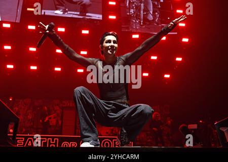 UK. November 2024. LONDON, ENGLAND – 09. NOVEMBER: Remington Leith von „Palaye Royale“ trat am 9. November 2024 in der OVO Arena in Wembley auf. CAP/MAR © MAR/Capital Pictures Credit: Capital Pictures/Alamy Live News Stockfoto