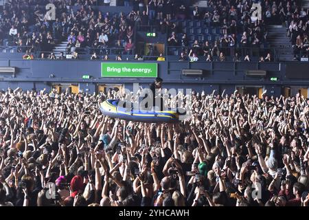 UK. November 2024. LONDON, ENGLAND – 09. NOVEMBER: Remington Leith von „Palaye Royale“ trat am 9. November 2024 in der OVO Arena in Wembley auf. CAP/MAR © MAR/Capital Pictures Credit: Capital Pictures/Alamy Live News Stockfoto