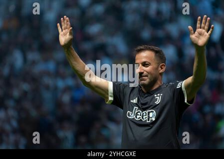 Foto LaPresse/ Matteo SECCI - 10/10/2023 Turin (Italia) - Sport - Juventus FC: Evento "Together, a Black &amp; White Show" nel centenario della prima Presidenza Agnelli, presso Pala Alpitour di Turin. Nell'immagine: Alessandro Del Piero 10. oktober 2023 Turin. (Italien) - Sport - Juventus FC: "Together, a Black &amp; White Show" zum hundertsten Jahrestag der ersten Präsidentschaft von Agnelli im Pala Alpitour in Turin. Im Bild: Alessandro Del Piero Photo LaPresse/ Matteo SECCI - 10/10/2023 Turin (Italia) - Sport - Juventus FC: Evento „Together, a Black &amp; White Show Stockfoto