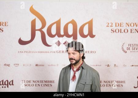 11. November 2024, Madrid, Spanien: Alvaro Morte nimmt am 11. November 2024 an einem â€˜Raqaâ€™ Fotogespräch im URSO Spa Hotel in Madrid, Spanien Teil (Foto: © Jack Abuin/ZUMA Press Wire) NUR ZUR REDAKTIONELLEN VERWENDUNG! Nicht für kommerzielle ZWECKE! Stockfoto