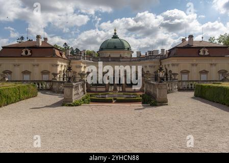 Schloss Buchlovice, Tschechische republik. Antike, denkmalgeschützte Fassade im barocken Stil. Berühmtes Touristenziel in Südmähren Stockfoto