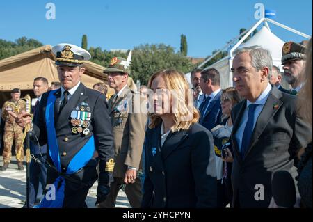 4. November 2024: Rom, Italien: La Premier Giorgia Meloni in visita al Villaggio della Difesa. © Andrea Sabbadini Stockfoto