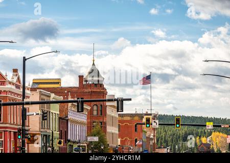 Leadville, USA - 29. September 2022: Colorado Minenstadt Hauptstraße Stadtbild mit farbenfrohen Gebäuden im historischen Viertel Stockfoto