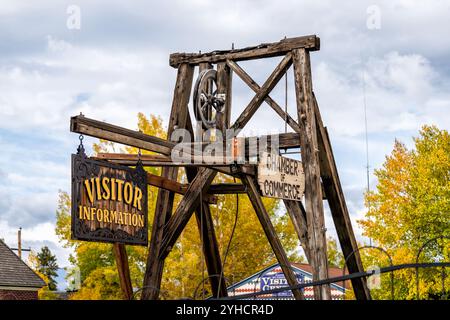 Leadville, USA - 29. September 2022: Colorado Mining Town Street Road Downtown Chamber of Commerce Besucherinformationen Stockfoto