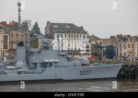 ehemaliges Kriegsschiff der französischen Marine Escorteur d Escadre Maille-Breze am Quai de la Fosse, heute Marinemuseum, gesehen von der Ile de Nantes in der Loire, Nantes, Departement Loire-Atlantique, Region Pays de la Loire, Frankreich *** ehemaliges Kriegsschiff der französischen Marine Stockfoto