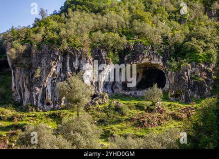 Buracas do Casmilo - Höhlen in Zentral-Portugal Stockfoto