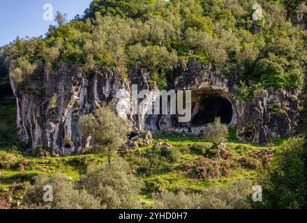 Buracas do Casmilo - Höhlen in Zentral-Portugal Stockfoto