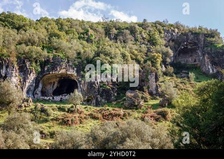 Buracas do Casmilo - Höhlen in Zentral-Portugal Stockfoto