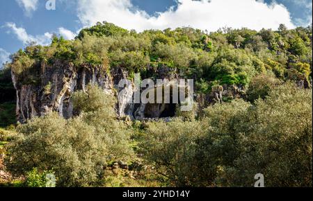 Buracas do Casmilo - Höhlen in Zentral-Portugal Stockfoto