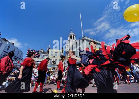 Morris-Tänzer treten beim Faversham Hop Festival auf. Kent. England. UK Stockfoto