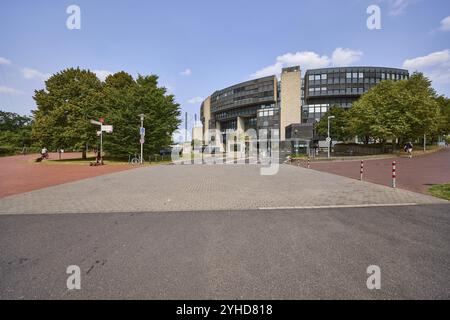 Landtag von Nordrhein-Westfalen und Zugang zur Tiefgarage in Düsseldorf, Landeshauptstadt, unabhängige Stadt, Nordrhein-Westfalen Stockfoto