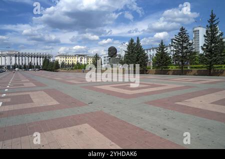 Der zentrale Platz von Ulan-Ude mit einem ungewöhnlichen Denkmal für Lenin. Burjatien, Russland, Europa Stockfoto