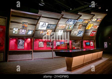 JAMESTOWN, Virginia – die Ausstellungsstücke im Jamestown Settlement Museum zeigen umfassende Ausstellungen über Virginia des frühen 17. Jahrhunderts. Das Museum Stockfoto