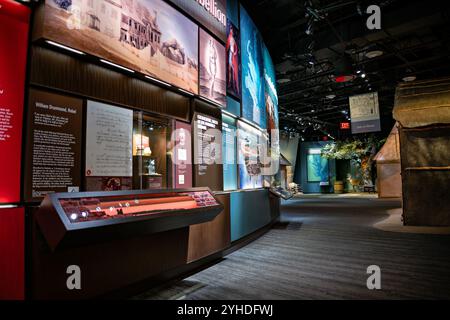 JAMESTOWN, Virginia – die Ausstellungsstücke im Jamestown Settlement Museum zeigen umfassende Ausstellungen über Virginia des frühen 17. Jahrhunderts. Das Museum Stockfoto