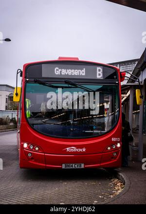 Bus - Bluewater Bus Station - BN14 CVB - Volvo B7RLE Wrightbus Eclipse 2 - Fastrack (betrieben von Go-Ahead) [6013] Stockfoto