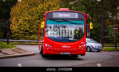 Bus - Bluewater Bus Station - BN14 CVB - Volvo B7RLE Wrightbus Eclipse 2 - Fastrack (betrieben von Go-Ahead) [6013] Stockfoto