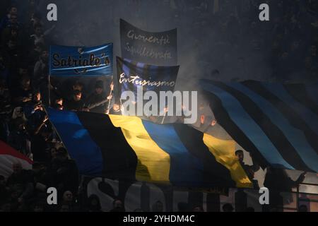 Mailand, Italien. November 2024. Die Kurve des Inter während des Enelive-Spiels der Serie A zwischen dem FC Internazionale gegen den SSC Napoli im Giuseppe Meazza Stadium am 10. november 2024 in Mailand, italien (Credit Image: © Agostino Gemito/Pacific Press via ZUMA Press Wire) NUR REDAKTIONELLE VERWENDUNG! Nicht für kommerzielle ZWECKE! Stockfoto