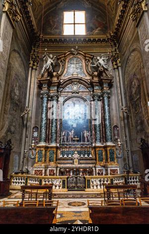 Architektur und Innenräume von San Bartolomeo und Gaetano Kirche, Bologna, Italien Stockfoto