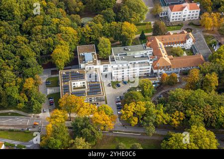 Luftbild, Kurhaus Bad Hamm, MVZ Prof. Dr. Uhlenbrock und Partner - Standort Hamm Kurpark, Klinik für Manuelle Therapie, herbstliche Bäume, Uentrop, Hamm, Ruhrgebiet, Nordrhein-Westfalen, Deutschland ACHTUNGxMINDESTHONORARx60xEURO *** Luftaufnahme, Kurhaus Bad Hamm, MVZ Prof Dr. Uhlenbrock und Partnerstandort Hamm Kurpark, Klinik für manuelle Therapie, herbstliche Bäume, Uentrop, Hamm, Ruhrgebiet, Nordrhein-Westfalen, Deutschland ACHTUNGxMINDESTHONORARx60xEURO Stockfoto