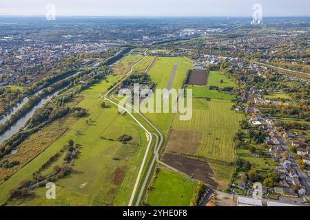 Luftbild, Erlebensraum und Flugplatz Hamm Lippewiesen, Fluss Lippe und Datteln-Hamm-Kanal, Kläranlage Hamm Mattenbecke, City Innenstadtansicht und rechts Wohngebiet Ortsteil Heessen, Blick zu Kraftwerk Bergkamen, Trianel Kohlekraftwerk Lünen und RWE Generation SE Kraftwerk Gersteinwerk, Stadtbezirk Heessen, Hamm, Ruhrgebiet, Nordrhein-Westfalen, Deutschland ACHTUNGxMINDESTHONORARx60xEURO *** Luftansicht, Naherholungsgebiet und Flugplatz Hamm Lippewiesen, Lippe und Datteln Hamm Kanal, Kläranlage Hamm Mattenbecke, Blick ins Stadtzentrum und rechtes Wohngebiet Heessen, Ansicht Stockfoto