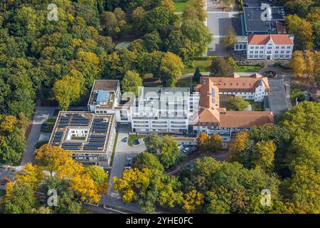 Luftbild, Kurhaus Bad Hamm, MVZ Prof. Dr. Uhlenbrock und Partner - Standort Hamm Kurpark, Klinik für Manuelle Therapie, herbstliche Bäume, Uentrop, Hamm, Ruhrgebiet, Nordrhein-Westfalen, Deutschland ACHTUNGxMINDESTHONORARx60xEURO *** Luftaufnahme, Kurhaus Bad Hamm, MVZ Prof Dr. Uhlenbrock und Partnerstandort Hamm Kurpark, Klinik für manuelle Therapie, herbstliche Bäume, Uentrop, Hamm, Ruhrgebiet, Nordrhein-Westfalen, Deutschland ACHTUNGxMINDESTHONORARx60xEURO Stockfoto