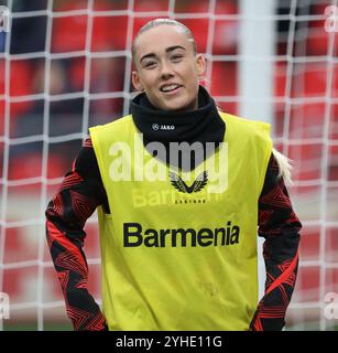 Leverkusen, Deutschland. November 2024. Julie Jorde (Leverkusen), Leverkusen, Deutschland. November 2024. Frauen-Bundesliga, 9. Spieltag, Bayer 04 Leverkusen - 1. FFC Turbine Potsdam. Quelle: Jürgen Schwarz/Alamy Live News Stockfoto