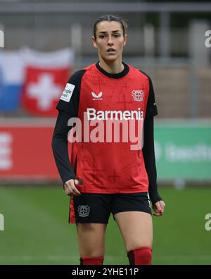 Leverkusen, Deutschland. November 2024. Selina Ostermeier (Leverkusen), Leverkusen, Deutschland. November 2024. Frauen-Bundesliga, Spieltag 9, Bayer 04 Leverkusen - 1. FFC Turbine Potsdam. Quelle: Jürgen Schwarz/Alamy Live News Stockfoto