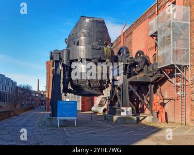 Großbritannien, South Yorkshire, Sheffield, Kelham Island Industrial Museum, Bessemer Converter. Stockfoto