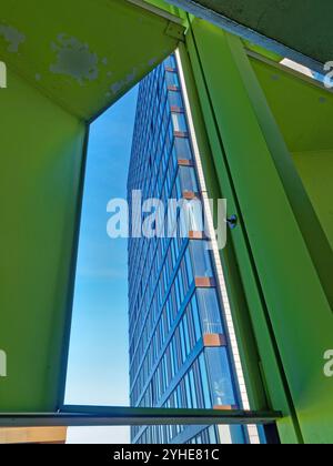 Großbritannien, South Yorkshire, Sheffield, St. Paul's Tower vom Cheesegrater Car Park aus. Stockfoto