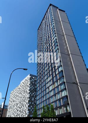 Großbritannien, South Yorkshire, Sheffield, St Paul's Tower und die Käsereibe. Stockfoto