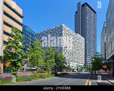 Großbritannien, South Yorkshire, Sheffield, St. Paul's Tower und die Käsereibe vom Arundel Gate. Stockfoto