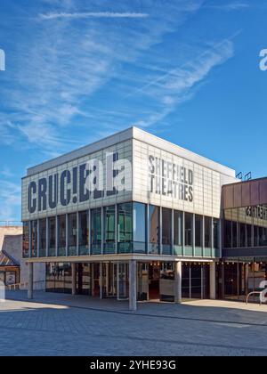 Großbritannien, South Yorkshire, Sheffield, Crucible Theatre vom Tudor Square. Stockfoto