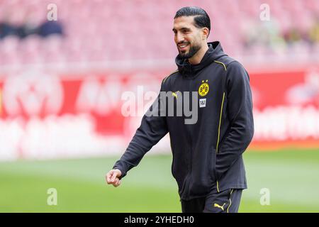 Mainz, Deutschland. November 2024. firo: 09.11.2024, Fußball, 1. Liga, 1. Bundesliga, Saison 2024/2025, FSV FSV FSV Mainz 05 - Borussia Dortmund Emre Can (Borussia Dortmund) vor dem Spiel lacht, lacht, grinst, Credit: dpa/Alamy Live News Stockfoto